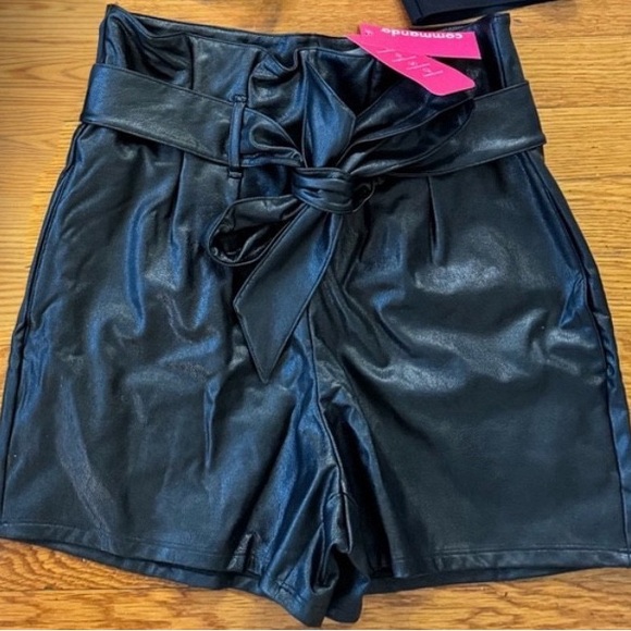 ⭐️NWT⭐️ Commando Paper Bag Shorts - Size: S - Picture 3 of 3